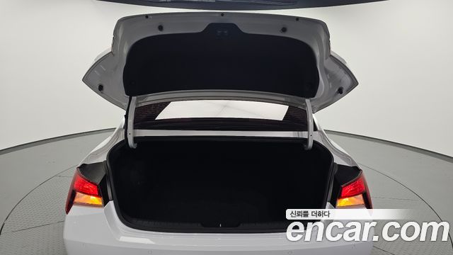 Hyundai AVANTE 2021 — photo 26
