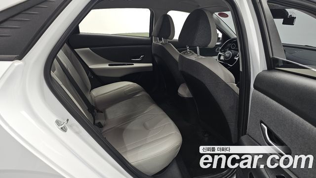 Hyundai AVANTE 2021 — photo 16