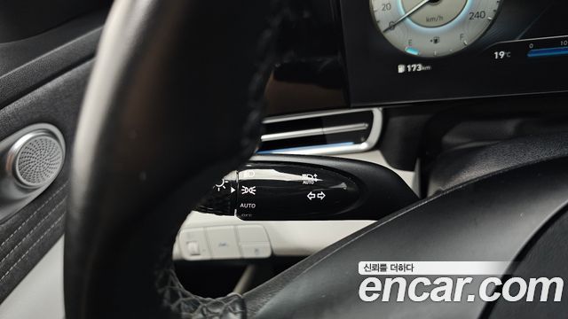 Hyundai AVANTE 2021 — photo 28