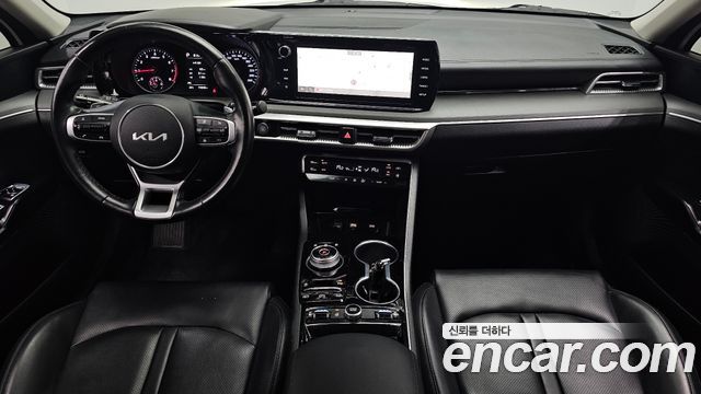 Kia K5 2023 — photo 10