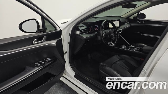 Kia K5 2023 — photo 17