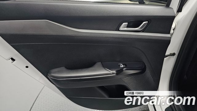 Kia K5 2023 — photo 15