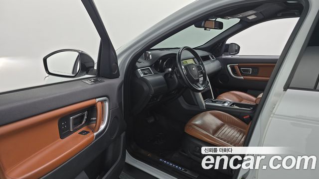 Land Rover Discovery Sport 2017 — photo 10