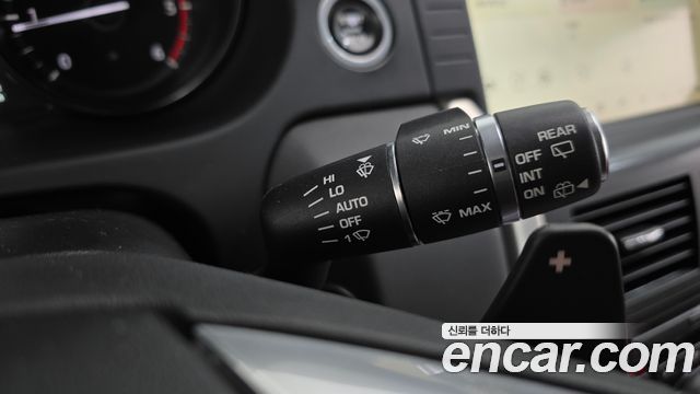 Land Rover Discovery Sport 2017 — photo 13