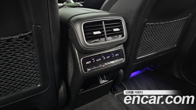 Mercedes-Benz GLE-Class 2021 — photo 33