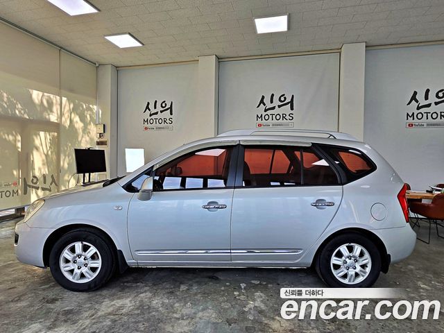 Kia Carens 2011 — photo 5