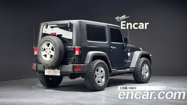 Jeep Wrangler 2010 — photo 2