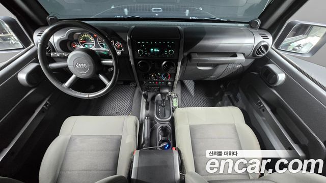 Jeep Wrangler 2010 — photo 7
