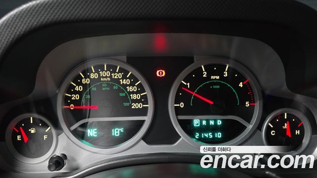 Jeep Wrangler 2010 — photo 8