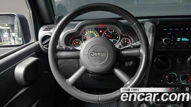 Jeep Wrangler 2010 — photo 13