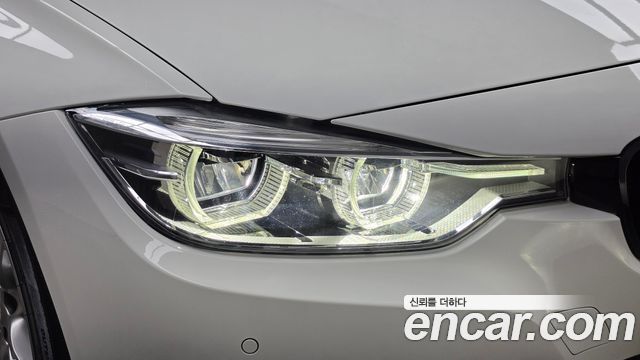 BMW 3-Series 2018 — photo 8