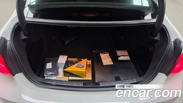 BMW 3-Series 2018 — photo 31