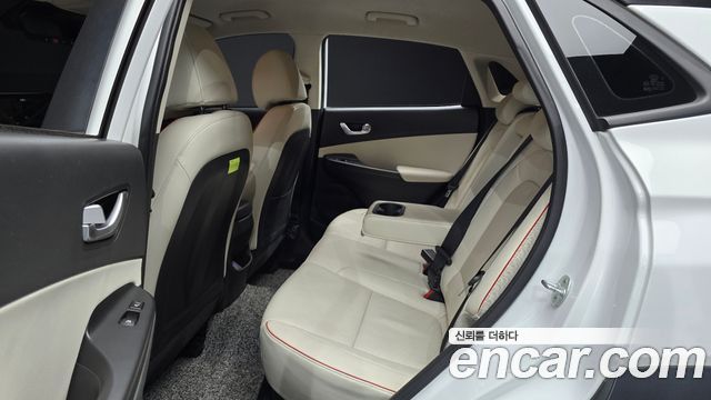 Hyundai Kona 2023 — photo 12