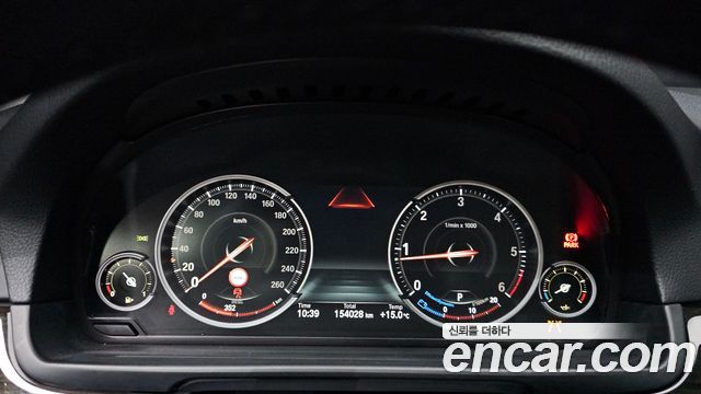BMW 5-Series 2016 — photo 8