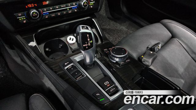 BMW 5-Series 2016 — photo 9