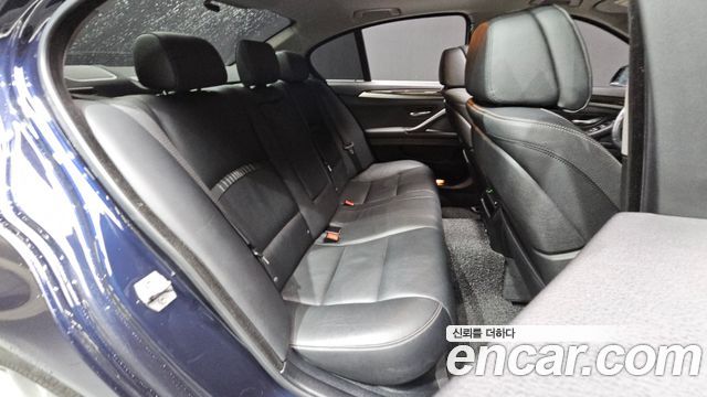 BMW 5-Series 2016 — photo 11