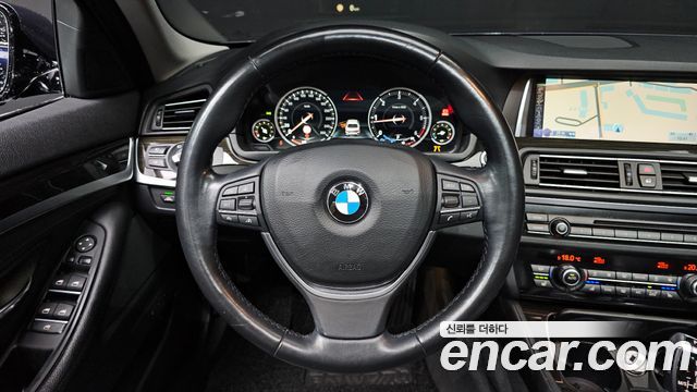 BMW 5-Series 2016 — photo 12