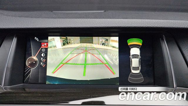 BMW 5-Series 2016 — photo 14