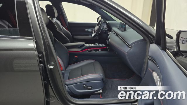 Genesis GV70 2023 — photo 16