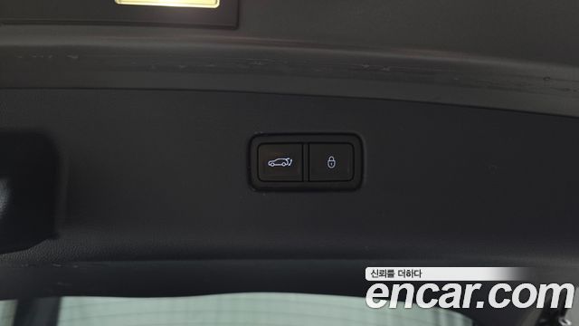 Genesis GV70 2023 — photo 32