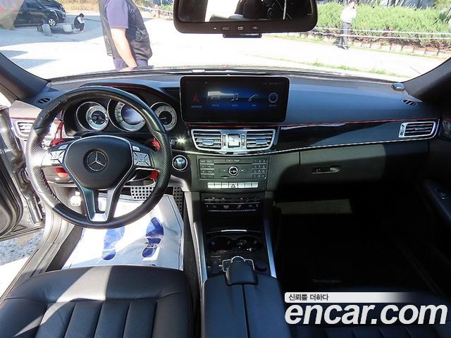 Mercedes-Benz E-Class 2016 — photo 7