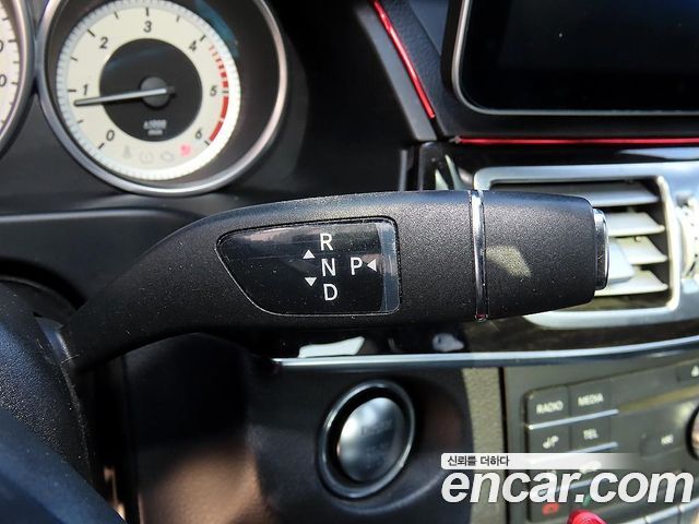 Mercedes-Benz E-Class 2016 — photo 10