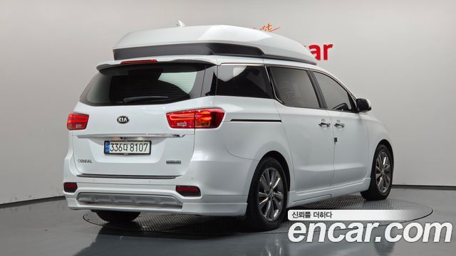 Kia Canival 2019 — photo 2