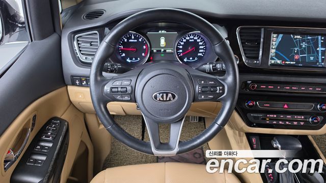 Kia Canival 2019 — photo 14