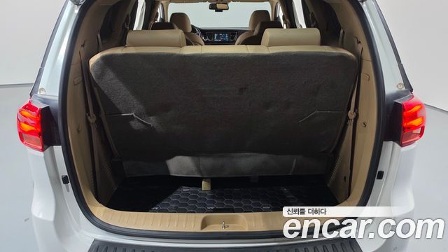 Kia Canival 2019 — photo 17