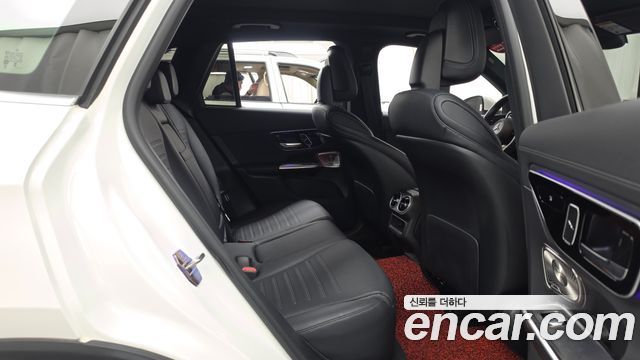 Mercedes-Benz GLC-Class 2024 — photo 18