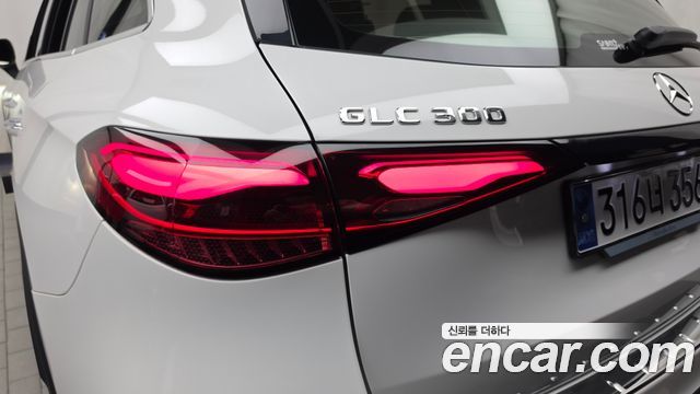 Mercedes-Benz GLC-Class 2024 — photo 9