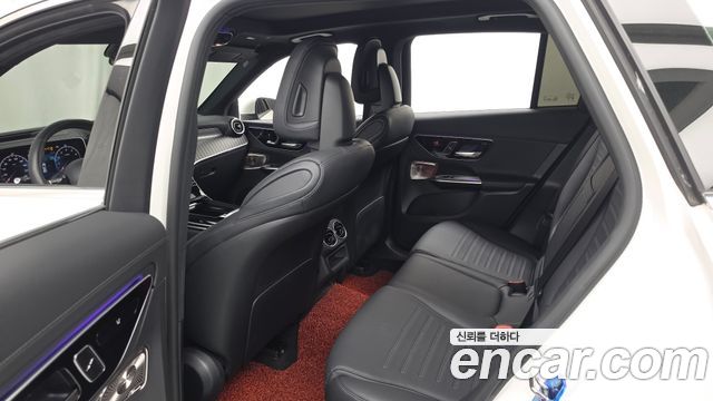 Mercedes-Benz GLC-Class 2024 — photo 16