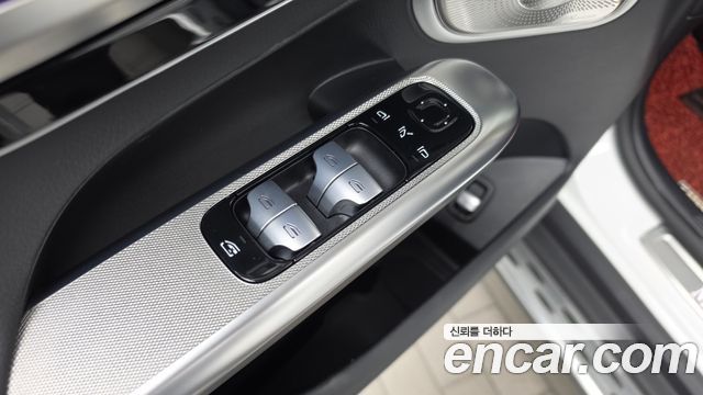 Mercedes-Benz GLC-Class 2024 — photo 29