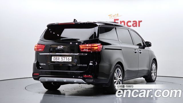 Kia Canival 2019 — photo 2