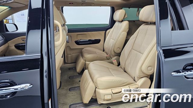 Kia Canival 2019 — photo 18