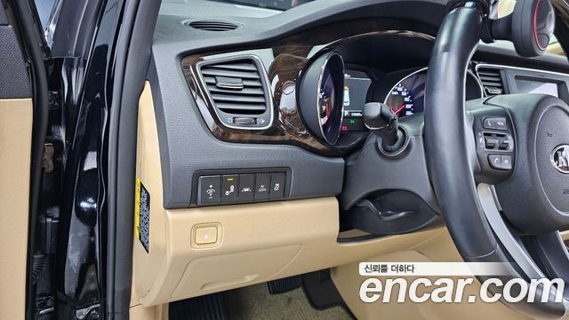 Kia Canival 2019 — photo 28