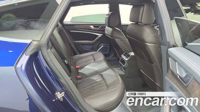 Audi A7 2020 — photo 17