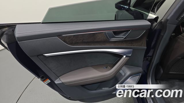 Audi A7 2020 — photo 15