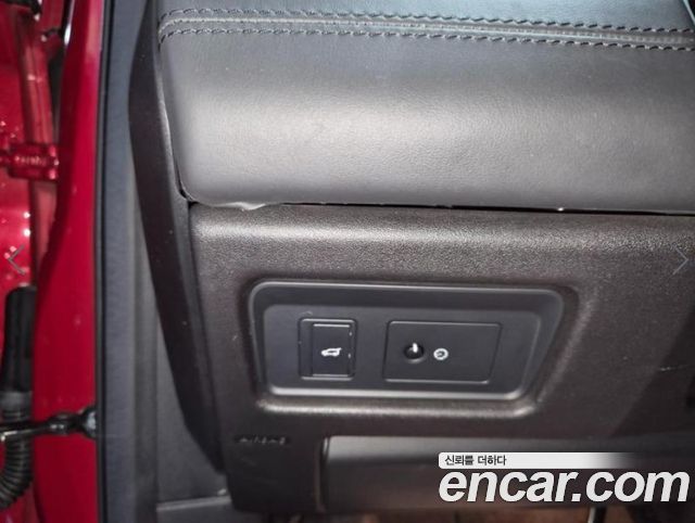 Land Rover Discovery Sport 2016 — photo 13