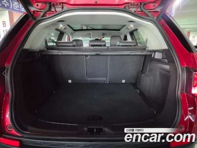 Land Rover Discovery Sport 2016 — photo 17