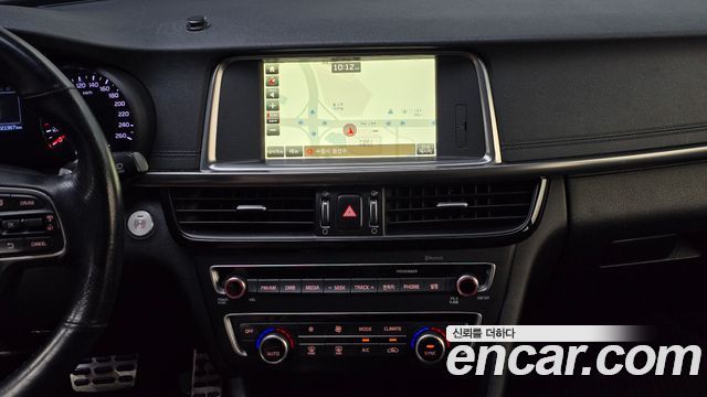 Kia K5 2016 — photo 14