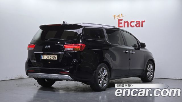 Kia Canival 2016 — photo 2