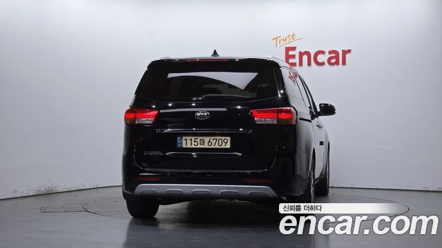 Kia Canival 2016 — photo 4