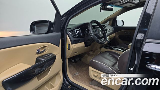 Kia Canival 2016 — photo 10