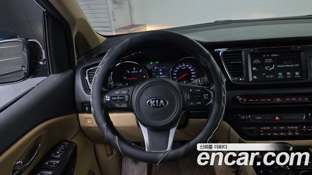 Kia Canival 2016 — photo 13