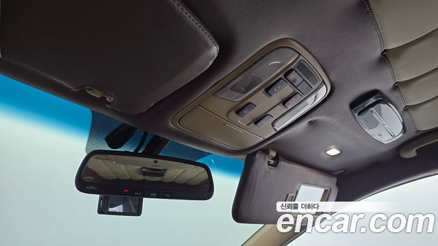 Kia Canival 2016 — photo 16