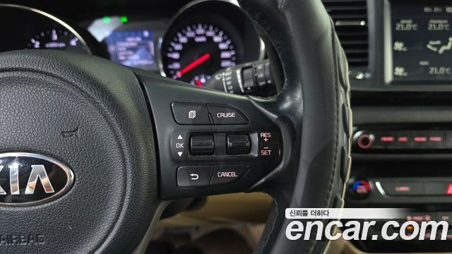 Kia Canival 2016 — photo 17