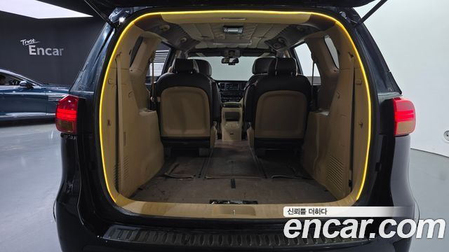 Kia Canival 2016 — photo 20
