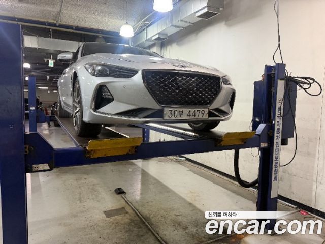 Genesis G70 2018 — photo 1