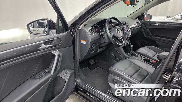 Volkswagen Tiguan 2020 — photo 13